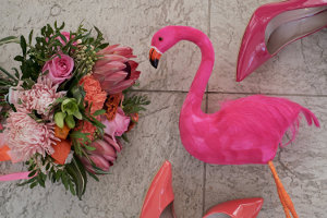 Letnie dekoracje ślubne. Kolor różowy - sweet flamingo. Bukiet ślubny.