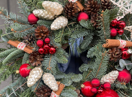 Dekoracje Bożonarodzeiowe w kwiaciarni Takie Kwiatki